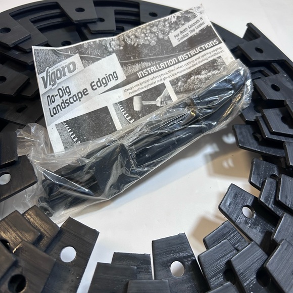 Vigoro 20 FT Long No dig Landscape Edging Kit - Picture 2 of 4